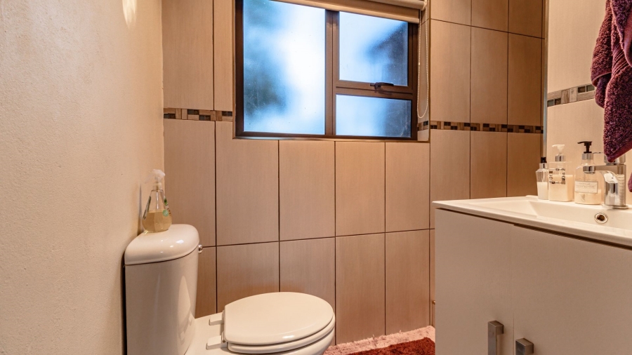 5 Bedroom Property for Sale in Oranjeville Free State